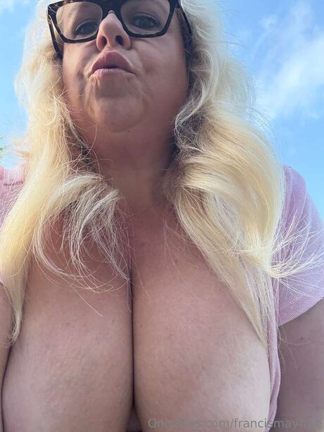 Francismayfree 独占女優 画像