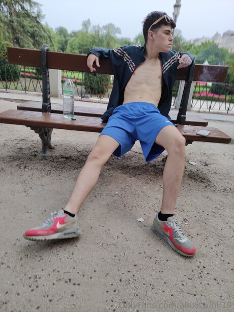 Alexitwink19 かわいいポルノスター 写真