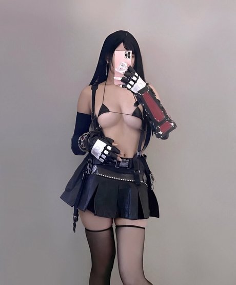 mwahgo エロティック女優 写真