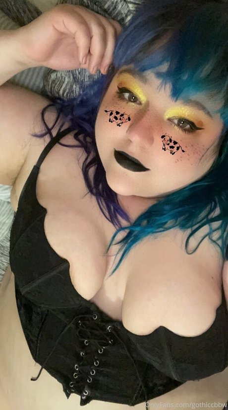 gothiccbbw ヌードスター 写真