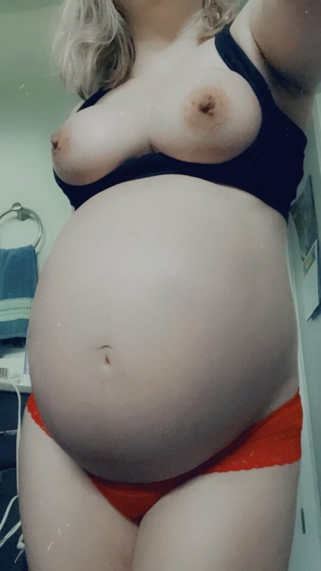 オイルを塗った巨乳オンリーファンズ 美しい 画像