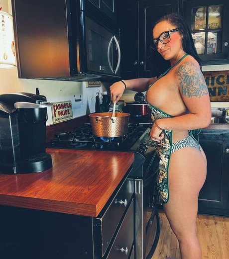 フィリピン人オンリーファンズ セクシーヌード 写真