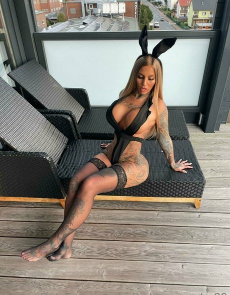 興奮した熟女オンリーファンズ エロ 画像