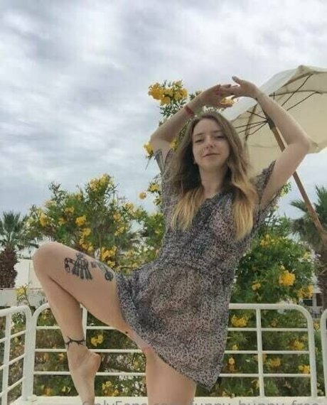 funnybunnykiss 無料スター 写真