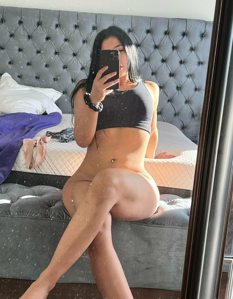 南部のオンリーファンズ セクシー裸 写真