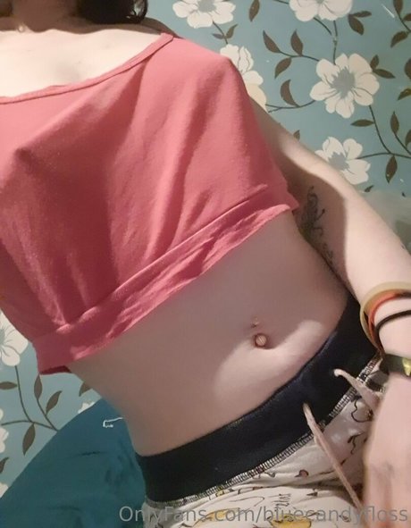 パイズリ オンリーファンズ セクシー裸 画像