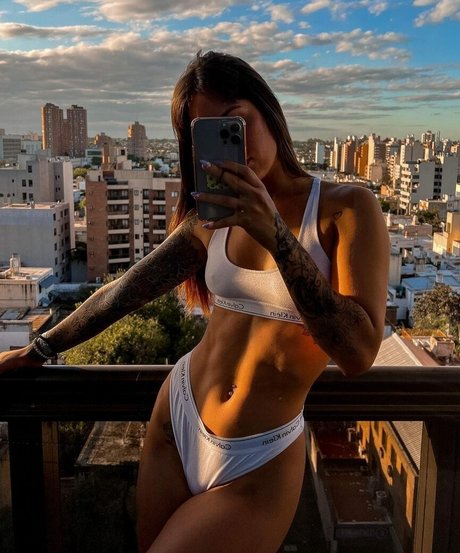 Cami Barigozzi ヌード女優 写真