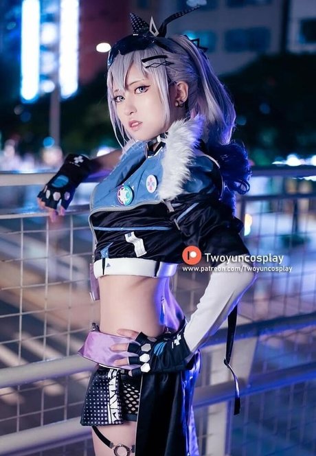 Twoyun アート女優 写真