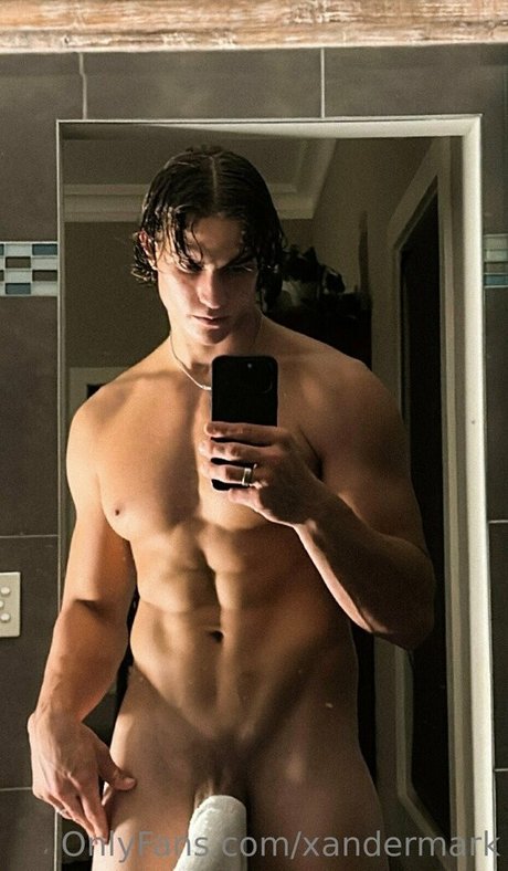 ladorian 裸の女優 画像