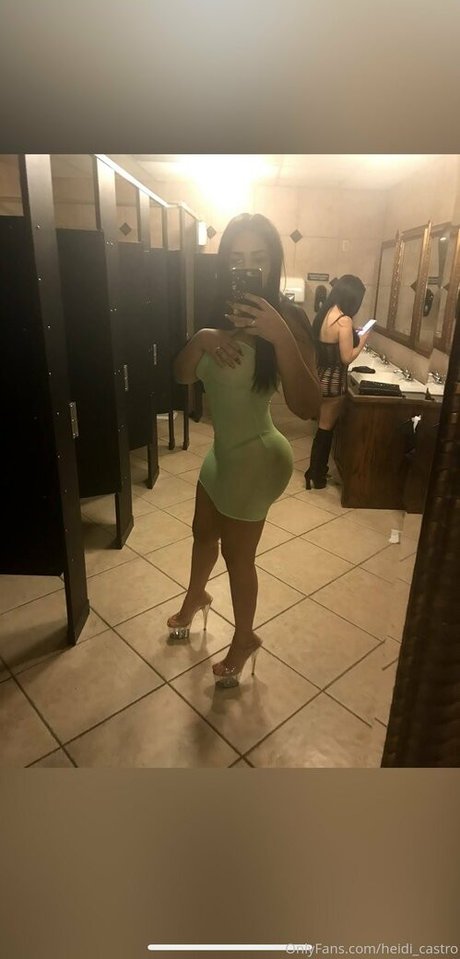 Heidi Castro 裸のスター 写真