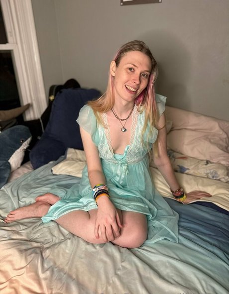 熟女の手コキオンリーファンズ エロチック 写真