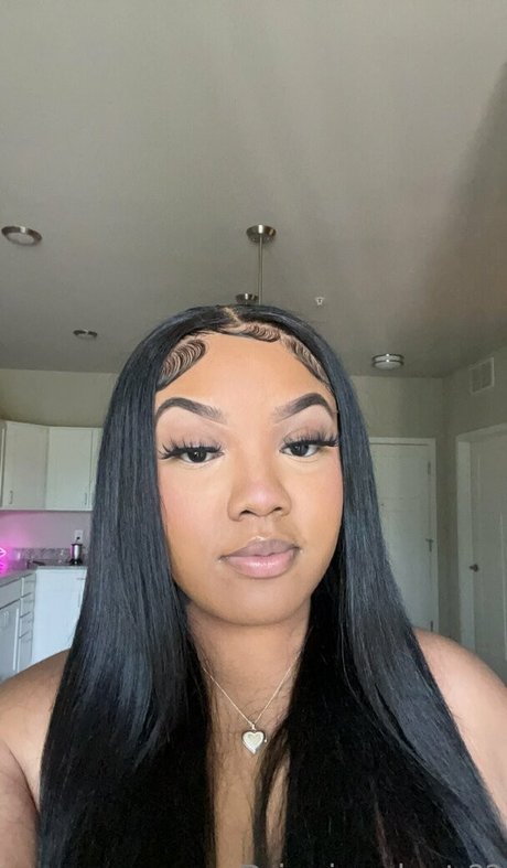 熟女の足オンリーファンズ ホット裸 写真