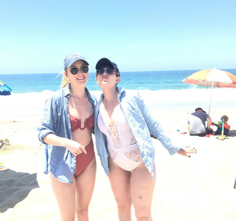 巨乳カップルオンリーファンズ HD ギャラリー