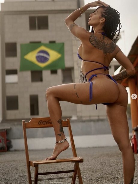 中出し 主観 オンリーファンズ セクシーヌード 写真