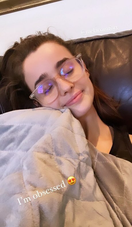 金髪の筋肉オンリーファンズ アートヌード アーカイブ