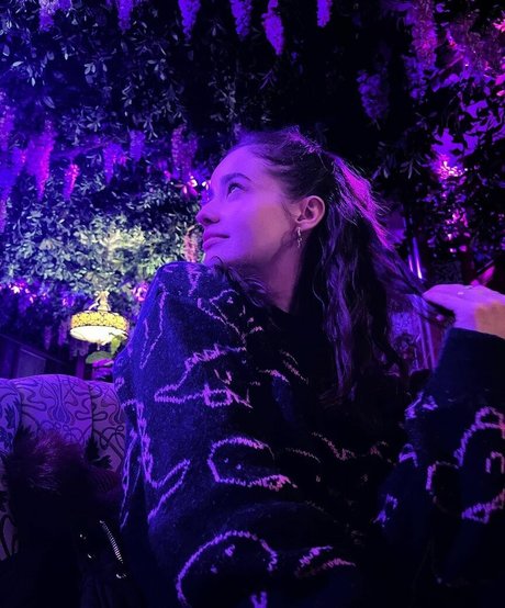 Holly Earl 美しいスター 写真