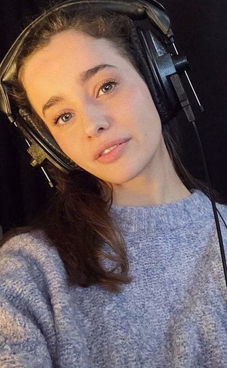 Holly Earl 素敵な女優 画像