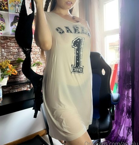 Ascolu NFT エロティック女優 写真