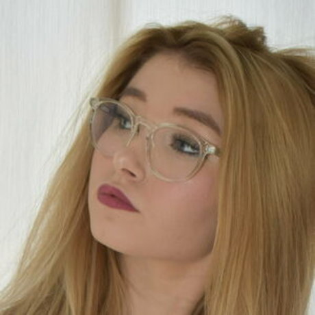 Somogyi Jazmin セックスモデル 写真