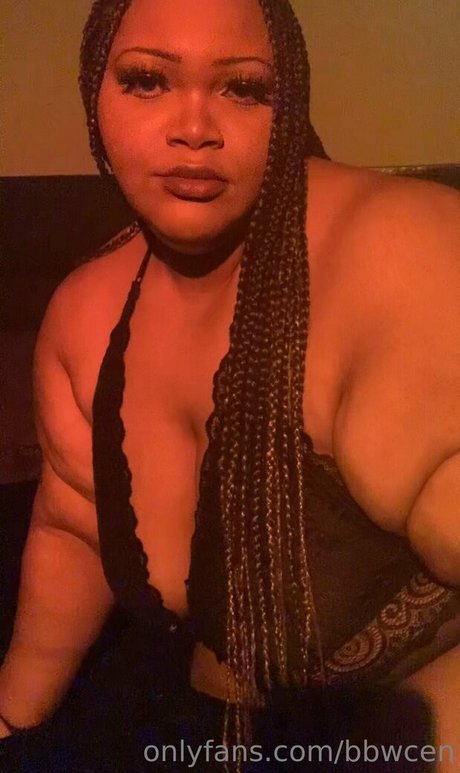 軍事オンリーファンズ セクシーヌード 画像