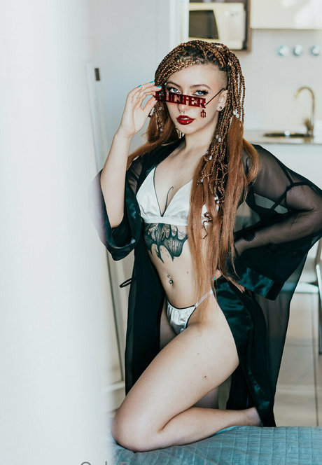 プッシー尻オンリーファンズ セクシーヌード 画像