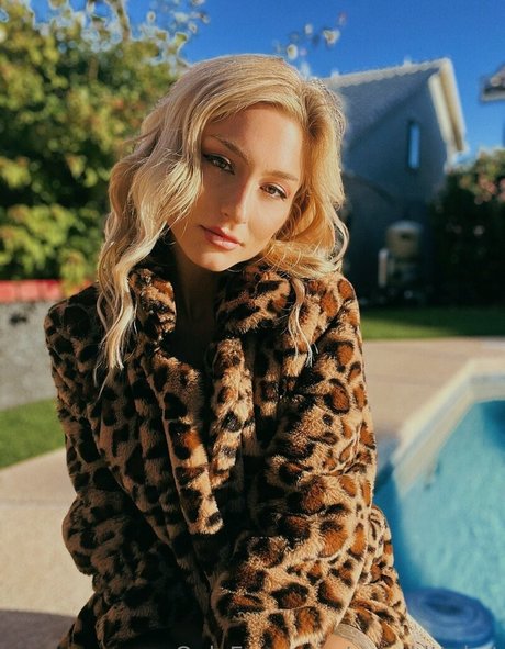 タトゥーオンリーファン ポルノグラフィック 画像