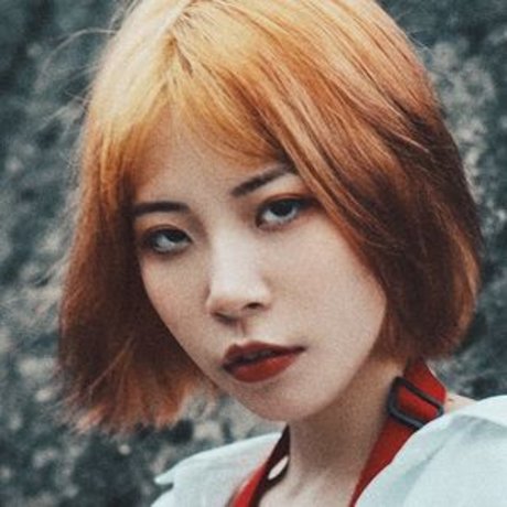 yunij98 ホットスター 写真