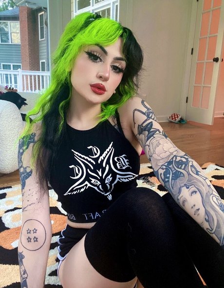 lilbatty ヌード女優 画像