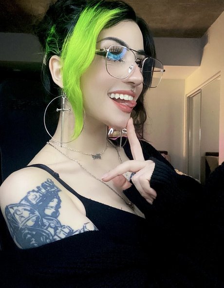 lilbatty ヌード女優 ギャラリー