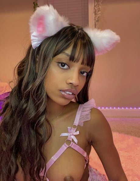 carebearelle ヌードモデル ギャラリー