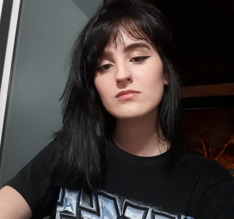 Amanda Markevitch 裸の女優 画像