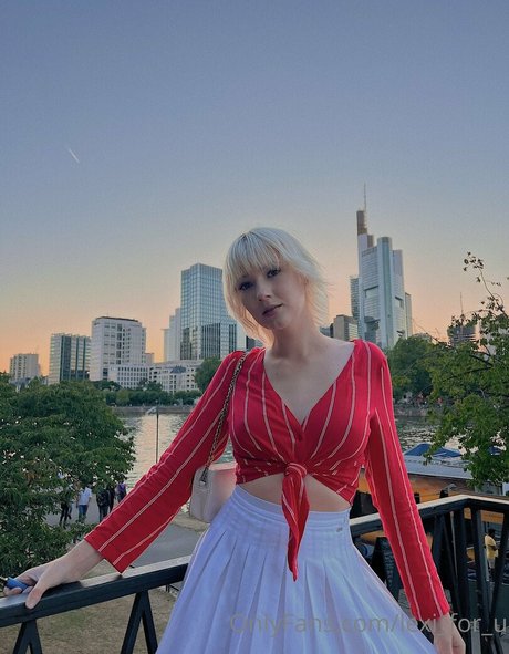 foreveryourslexi アダルトモデル 写真