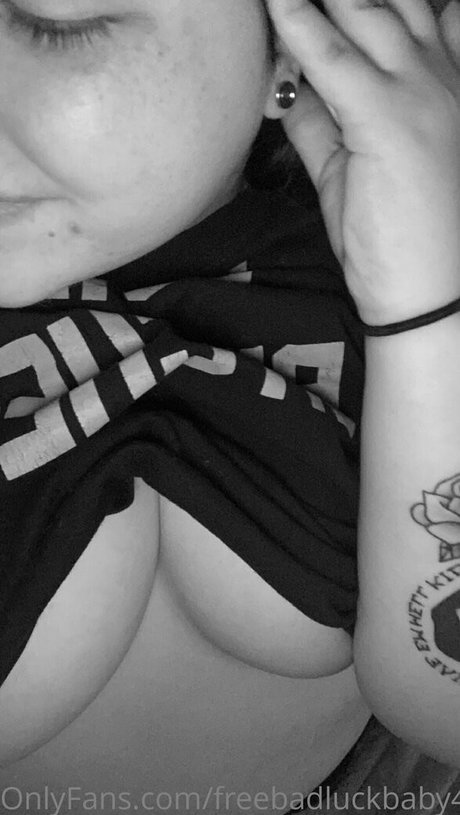 freebadluckbaby420 ホットなポルノスター ギャラリー