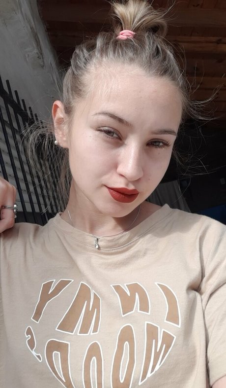 conni55 ホットなモデル 写真