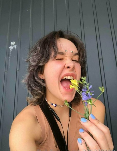 ビキニプリンセスオンリーファンズ ホット 写真