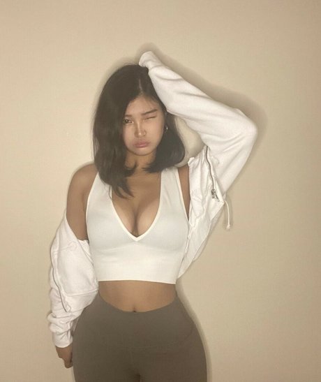 裸の女の子オンリーファンズ セクシー 画像