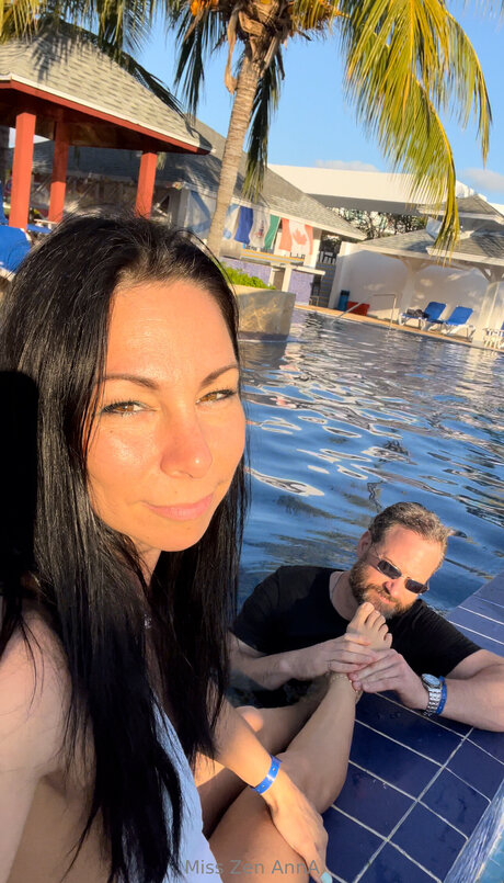 パンツを食い込ませるオンリーファンズ 無料アダルト 写真