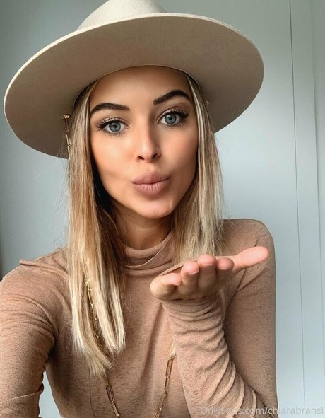 chiarabransi ポルノスター パーフェクト 写真