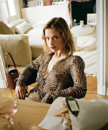 Camille Yolaine ポルノスター 写真