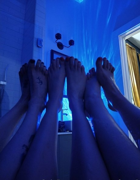 mommyfeetx2 アートモデル ギャラリー