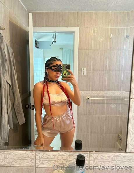 avislovee ヌードのポルノスター 画像