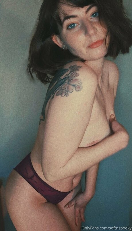 モンスターコックオンリーファンズ ヌード 写真