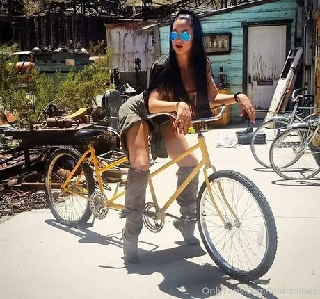 エボニートップオンリーファン ポルノ アーカイブ