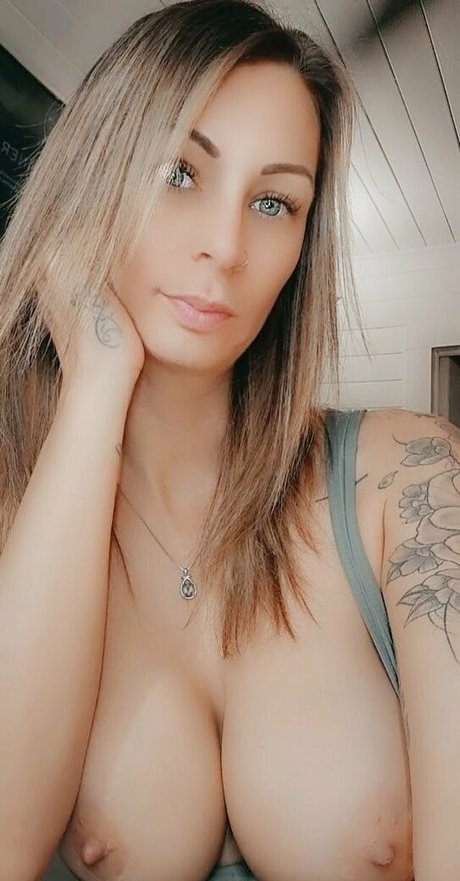 大きなお尻の黒人オンリーファンズ ポルノ 画像