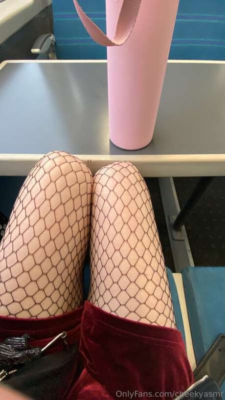 Asmrloveu 裸のポルノスター ギャラリー