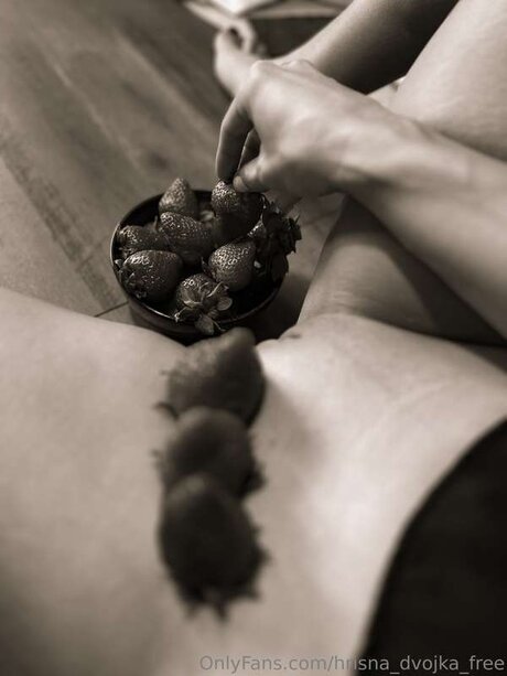 黒檀の指入れオンリーファンズ セクシー ギャラリー