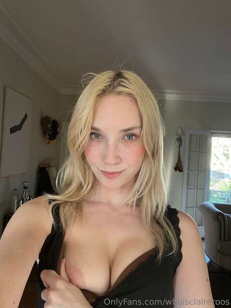 乳首オーガズム オンリーファンズ ヌード 写真