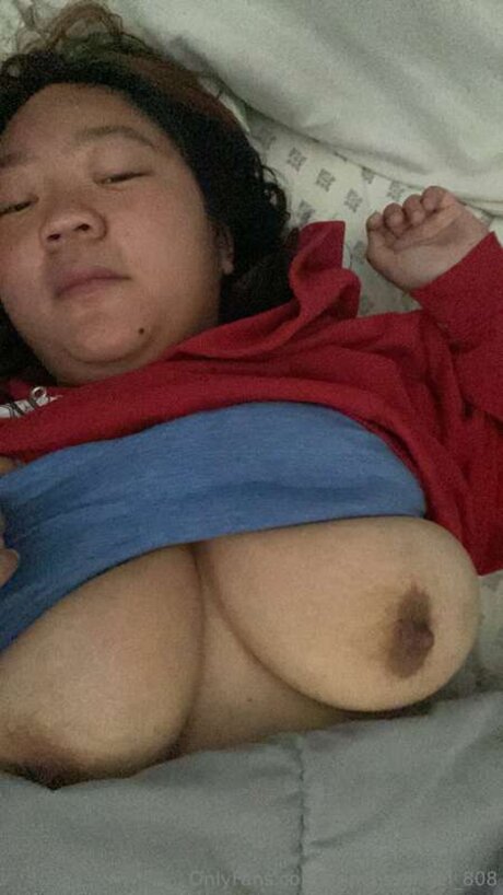 黒人3P オンリーファンズ 美しい裸 画像