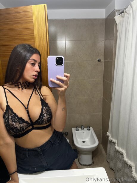 パンツを食い込ませるオンリーファンズ トップ 画像