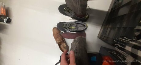 Enjoy Body And Foot ポルノスター ヌード ギャラリー